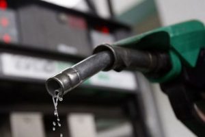 Petrol fiyatları tepetaklak!