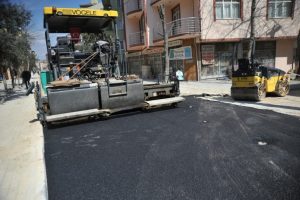 Orhangazi'de asfaltlama &ccedil;alışmaları s&uuml;r&uuml;yor
