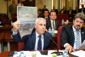 Başkan Bozbey, "Atat&uuml;rk Kent Ormanı'nda g&ouml;steriş yapıyorsunuz"