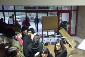 Ankara &Uuml;niversitesi'nde kavga: 1 &ouml;ğrenci yaralı