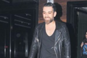 'Benim ş&ouml;hretlerimi kimse kapıda bekletemez!'...