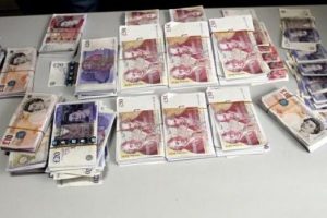 Kula'da sahte İngiliz Sterlini ele ge&ccedil;irildi