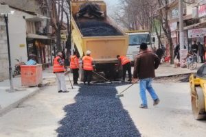 Yenişehir'de ana caddeler asfaltlanıyor