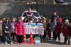 Jandarma trafik timlerinden minik &ouml;ğrencilere trafik eğitimi