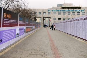 Nil&uuml;fer Belediyesi'nin &Ccedil;anakkale panolarına &ccedil;irkin saldırı