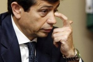 Rolex saat hediye alan İtalyan Bakan Lupi istifa etti
