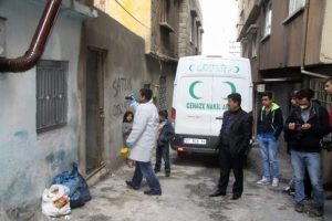 Suriyeli kadın yediği tavuktan zehirlendi