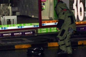 Belediye &ouml;n&uuml;ndeki valiz polisi harekete ge&ccedil;irdi!