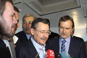 Melih G&ouml;k&ccedil;ek'ten B&uuml;lent Arın&ccedil;'a şok su&ccedil;lamalar