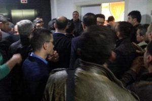 Ak Parti'de 'Kimi milletvekili olarak g&ouml;rmek istiyorsunuz ?' izdihamı