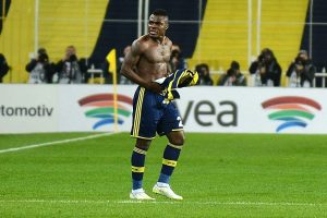 Emenike d&uuml;nya basınında manşetlere &ccedil;ıktı!