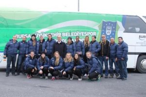 Bursa B&uuml;y&uuml;kşehirli voleybolculara Altepe'den başarı dileği