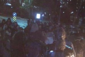 ODT&Uuml;'de camiye giden &ouml;ğrencilere saldırı
