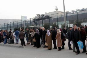 Bursa'da bu kalabalık ne bekliyor dersiniz?