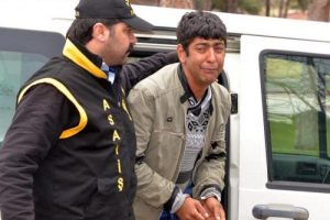 Eşini &ouml;ld&uuml;ren sanık ağlayarak savunma yaptı