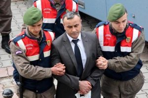 Nikahsız yaşadığı kadını &ouml;ld&uuml;ren sanığa 25 yıl hapis
