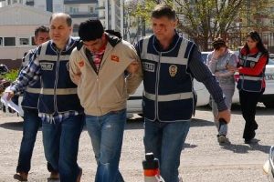 Kurusıkı tabancayla kuyumcu soymaya kalkıştı