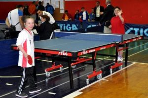 &Ouml;zel sporcular masa tenisi şampiyonasında buluştu
