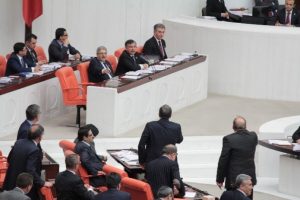 Bakan ve MHP'li vekiller arasında gerginlik