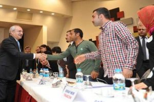 Kılı&ccedil;daroğlu ODT&Uuml;'de gen&ccedil;lerle buluştu