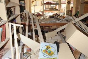 Patlama yaşanan dergi ofisi i&ccedil;eriden g&ouml;r&uuml;nt&uuml;lendi