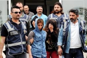Ev kiralayıp hırsızlık yapan 3 kadın yakalandı