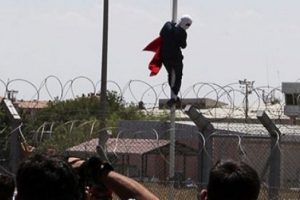 T&uuml;rk bayrağını indiren kişinin cezası belli oldu