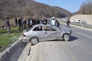Otomobil takla attı: 1 &ouml;l&uuml;, 3 yaralı