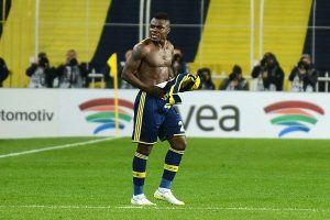 Emenike Londra'da transfer g&ouml;r&uuml;şmesi mi yaptı?