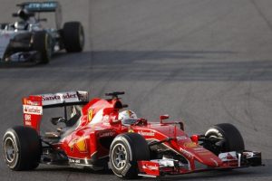Mercedes pilotları Ferrari'den etkilendi
