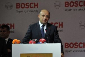 Bakan'dan direksiyonda kitap okuyan şof&ouml;re feci g&ouml;nderme