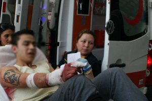 Uzaklaştırıldığı okulu kana bulayan gen&ccedil; yakalandı