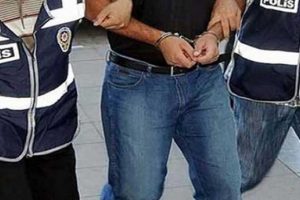 Arkadaşını fuhuşa teşvik etmekten yakalandı