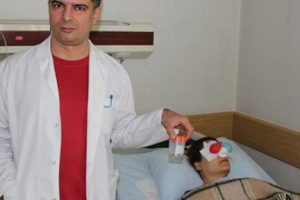 Burnundaki silgiyle 30 yıl yaşadı