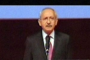 Kılı&ccedil;daroğlu ağlamamak i&ccedil;in kendini zor tuttu