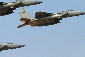 Suudi Arabistan Yemen'i havadan vurmaya devam ediyor