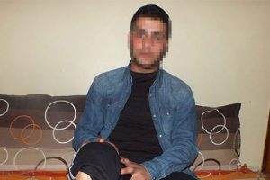 Lise &ouml;ğrencisi polis tarafından darp edildi
