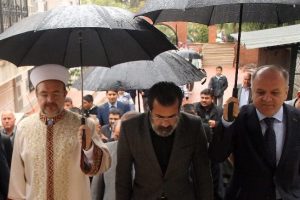 &Ouml;zgecan'ın babasına 'iyilik' &ouml;d&uuml;l&uuml;