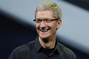 Apple'ın CEO'su servetini bağışlıyor