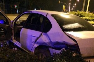 İki otomobil &ccedil;arpıştı: 6 yaralı