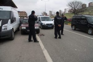 Korsan kasaplar birbirine girdi
