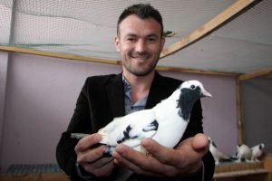 Hayallerinin g&uuml;vercinini Bursa'da buldu! &Ouml;dediği para ise...