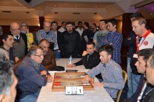 Bursa'da 'kıran kırana' tavla şenliği