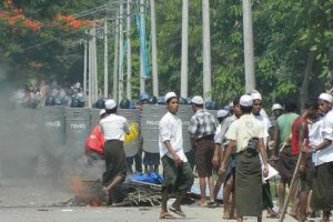 Myanmar'da isyancı &ouml;rg&uuml;tlerle uzlaşma