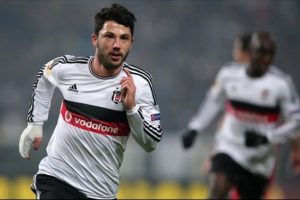 Beşiktaş'a Tolgay Arslan'dan k&ouml;t&uuml; haber!