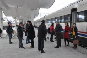 Elektrikler kesildi, YHT yolcuları 1.5 saat trende bekledi
