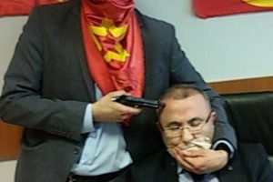 Rehin alan ter&ouml;ristlerle g&ouml;r&uuml;şme yapılıyor