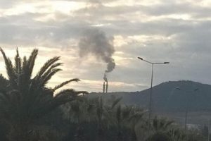 PETKİM'den y&uuml;kselen siyah duman korkuttu