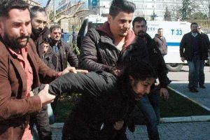 Adli Tıp Kurumu'nda yaka-pa&ccedil;a g&ouml;zaltı