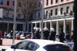 İstanbul &Uuml;niversitesi'nde polis m&uuml;dahalesi: 21 g&ouml;zaltı